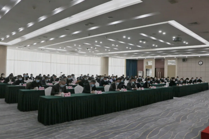 恒行娱乐集团、温泉集团举办贯彻落实市第十三次党代会精神宣讲报告会(图3)